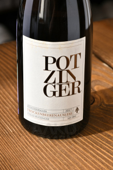 Stefan Potzinger Trockenbeerenauslese - вино Штефан Потзингер Трокенберенауслезе 0.375 л белое сладкое