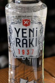Yeni Rakı - водка плодовая Йени Ракы 0.7 л