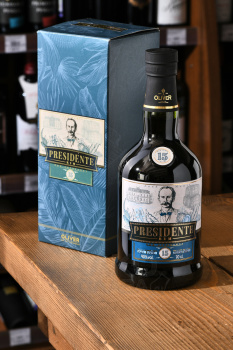 Rom Presidente Marti Oliver 15 years gift box - ром Президент Марти Оливер 15 лет в подарочной упаковке 0.7 л