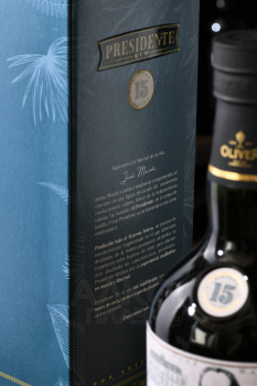 Rom Presidente Marti Oliver 15 years gift box - ром Президент Марти Оливер 15 лет в подарочной упаковке 0.7 л