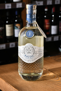 Bacoo White 3 Years Old - ром Баку Уайт выдержка 3 года 0.7 л