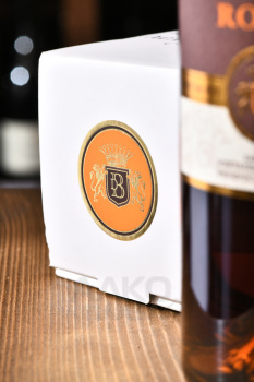 Daniel Bouju Royal Grand Champagne gift box - коньяк Даниэль Бужу Рояль Гранд Шампань 0.7 л п/у