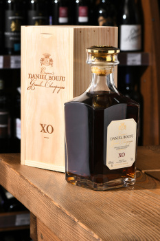Daniel Bouju XO gift box - коньяк Даниэль Бужу ХО 0.7 л в д/у