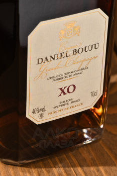 Daniel Bouju XO gift box - коньяк Даниэль Бужу ХО 0.7 л в д/у