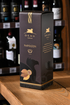 Deau Napoleon gift box - коньяк До Наполеон п/у 0.7 л
