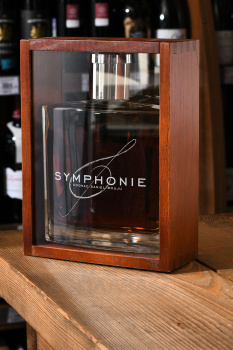Daniel Bouju Symphonie in decanter and wooden box - коньяк Даниэль Бужу Симфони 0.7 л в декантере и д/к