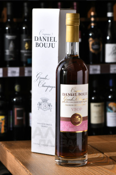 Daniel Bouju VSOP Grand Champagne gift box - коньяк Даниэль Бужу ВСОП Гранд Шампань 0.5 л