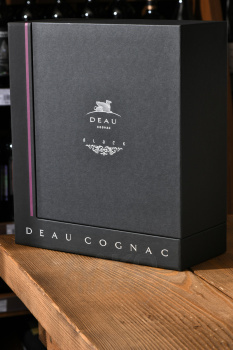 Deau Black gift box - коньяк До Блэк 0.7 л п/у
