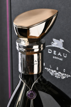 Deau Black gift box - коньяк До Блэк 0.7 л п/у
