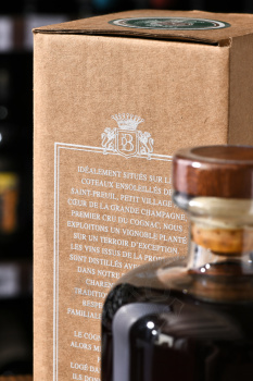 Daniel Bouju Empereur XO in gift box - коньяк Даниэль Бужу Империор ИКСО 0.5 л п/у