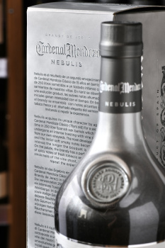 Brandy de Jerez Nebulis Cardenal Mendoza - Бренди де Херес Нэбулис Кардинал Мендоза 0.7 л в п/у