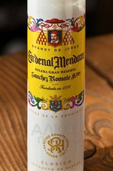 Brandy de Jerez Cardenal Mendoza Solera Gran Reserva - Бренди де Херес Солера Гран Резерва Кардинал Мендоза 0.05 л