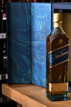 Johnnie Walker Blue Label - виски Джонни Уокер Блю Лейбл 0.75 л в п/у