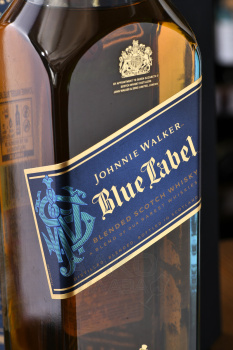 Johnnie Walker Blue Label - виски Джонни Уокер Блю Лейбл 0.75 л в п/у