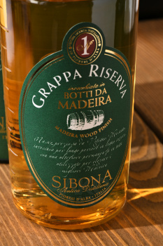 Sibona Botti Da Madeira - граппа Сибона Резерва Мадера Вуд Финиш 0.5 л