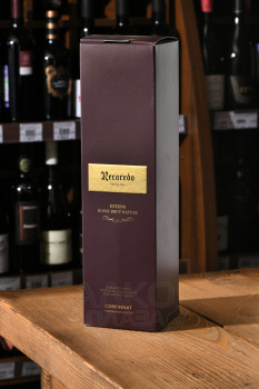 Recaredo Intens Rosat Brut Nature - вино игристое Рекаредо Интенс Розат Брют Натюр 0.75 л розовое экстра брют в п/у