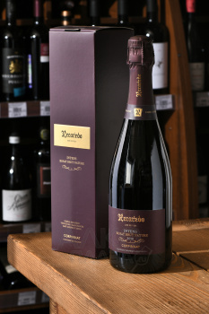 Recaredo Intens Rosat Brut Nature - вино игристое Рекаредо Интенс Розат Брют Натюр 0.75 л розовое экстра брют в п/у