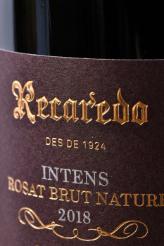 Recaredo Intens Rosat Brut Nature - вино игристое Рекаредо Интенс Розат Брют Натюр 0.75 л розовое экстра брют в п/у