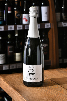 Cava Bodegas Vegalfaro Caprasia Brut - вино игристое Кава Бодегас Вегальфаро Капразия Брют 0.75 л белое брют