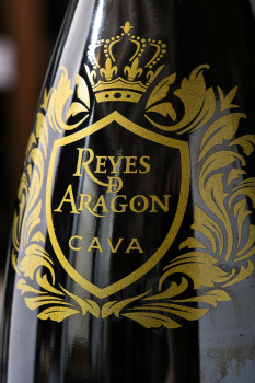Reyes de Aragon Cava Reserva - вино игристое Кава Рейес Де Арагон Ресерва 0.75 л белое брют натюр