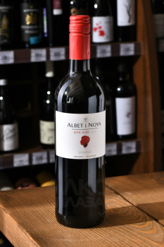 Albet i Noya Petit Albet Penedes DO - вино Альбет и Нойа Пти Альбет Пенедес ДО 0.75 л красное сухое