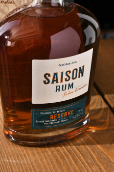 Rom Saison Reserve gift box - ром Сэзон Резерв в п/у 0.7 л