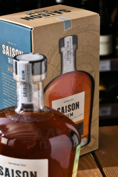Rom Saison Reserve gift box - ром Сэзон Резерв в п/у 0.7 л