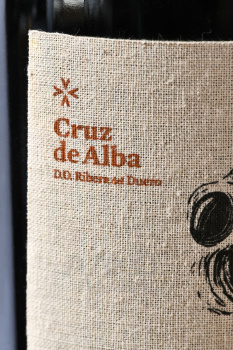 Bodegas Cruz de Alba Finca Los Hoyales Ribera del Duero DO - вино Финка Лос Ойалес Рибера дель Дуэро 0.75 л красное сухое