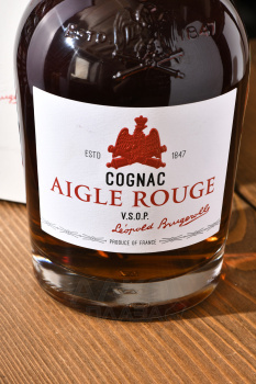 Brugerolle Aigle Rouge VSOP 4 years old - коньяк Брюжроль Игл Руж ВСОП четырехлетний 0.7 л в п/у