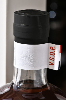 Brugerolle Aigle Rouge VSOP 4 years old - коньяк Брюжроль Игл Руж ВСОП четырехлетний 0.7 л в п/у