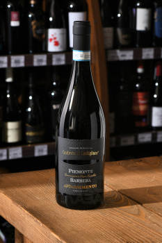 Contea di Castiglione Barbera Appassimento - вино Контесса ди Кастильоне Барбера Аппасименто 0.75 л красное полусухое
