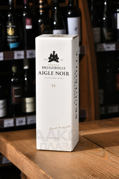 Brugerolle Aigle Noir VS - коньяк Брюжроль Игл Ноир ВС 0.7 л в п/у