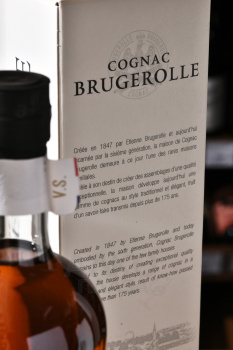 Brugerolle Aigle Noir VS - коньяк Брюжроль Игл Ноир ВС 0.7 л в п/у