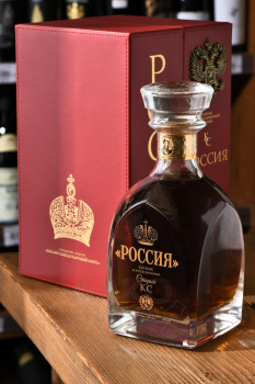 Коньяк Россия КС 15 лет коллекционный 0.7 л