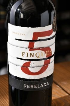 Emporda Perelada 5 Fincas Reserva - вино Эмпорда Перелада Синко Финкас Резерва 0.75 л красное сухое