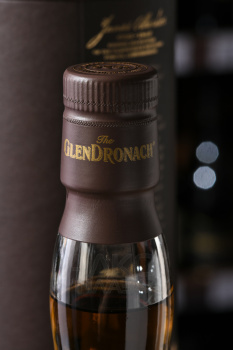 Glendronach Traditionally Peated - виски ГленДронах Традишиналли Питед 0.7 л в тубе