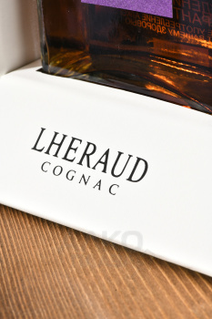 Lheraud L`Oublie XO №48 gift box - коньяк Леро Ублие ХО №48 0.7 л в п/у
