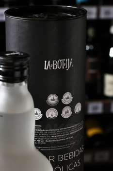 Tabernero La Botija Pisco Puro Quebranta - писко Табернеро Ла Ботиха Писко Пуро Куэбранта 0.7 л в тубе