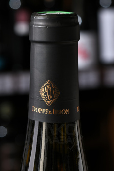 Dopff & Irion Domaines du Chateau de Riquewihr Les Sorcieres Gewurztraminer Semi-Sweet Alsace AOC - вино Допф & Ирион Домен дю Шато де Риквир Ле Сорсьер Гевюрцтраминер 0.75 л белое полусладкое