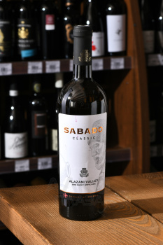 Sabado Classic Alazani Valley - вино Сабадо Классик Алазанская Долина 0.75 л белое полусладкое