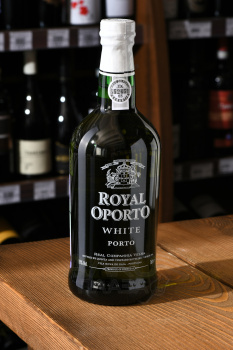 Royal Oporto White - портвейн Роял Опорто Вайт 0.75 л