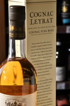 Leyrat VS gift box - коньяк Лейра ВС 0.7 л в п/у