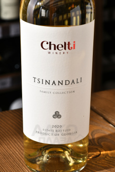 Chelti Family Collection Tsinandali - вино Челти Фэмили Коллекшн Цинандали 2020 год 0.75 л белое сухое