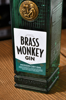 Brass Monkey Modern Dry Gin - Брасс Манки Модерн Драй Джин 0.5 л