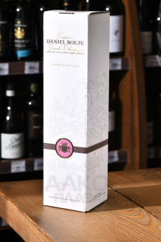 Daniel Bouju VSOP Grand Champagne gift box - коньяк Даниэль Бужу ВСОП Гранд Шампань 0.7 л