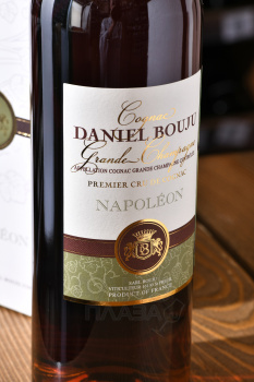 Daniel Bouju Napoleon Grand Champagne in gift box - коньяк Даниэль Бужу Наполеон Гран Шампань 0.7 л в п/у