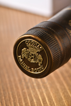 Daniel Bouju Napoleon Grand Champagne in gift box - коньяк Даниэль Бужу Наполеон Гран Шампань 0.7 л в п/у