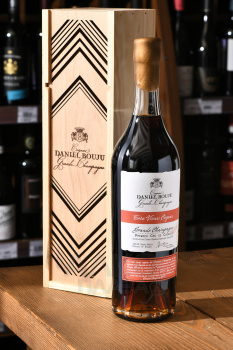 Daniel Bouju Brut de Fut - коньяк Даниель Бужу Брют де Фут 40 лет 0.7 л в д/у