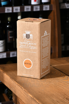 Daniel Bouju Royal Grand Champagne gift box - коньяк Даниэль Бужу Рояль Гранд Шампань 0.5 л в п/у