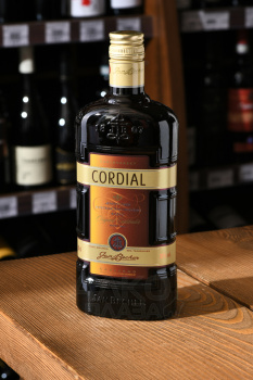 Jan Becher Karlovarska Becherovka Cordial - ликер Ян Бехер Карловарска Кордиал 0.5 л
